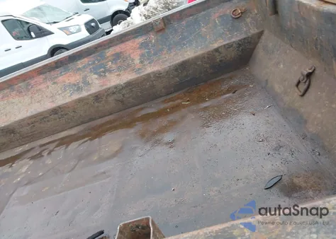 2002 Chevrolet Silverado 1500 z USA, uszkodzony, nr VIN 1GCEK14W82Z171971